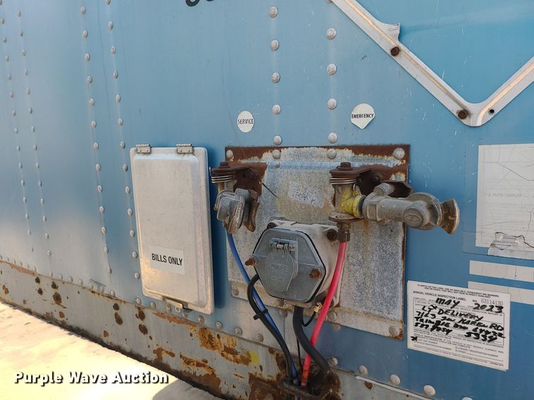 image for item MO9888 2000 Wabash  dry van trailer