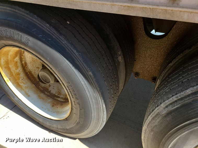 image for item MO9888 2000 Wabash  dry van trailer