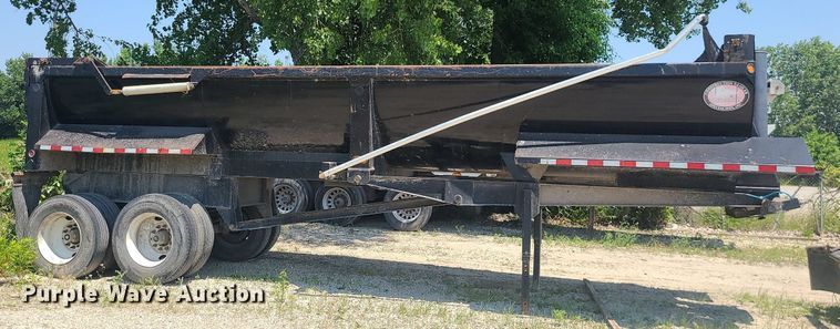 image for item MO9901 2016 CTS end dump trailer