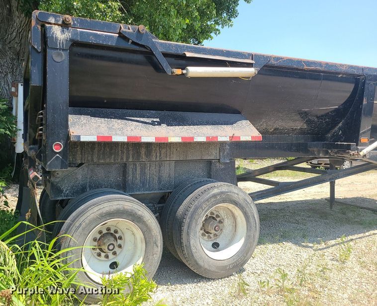 image for item MO9901 2016 CTS end dump trailer