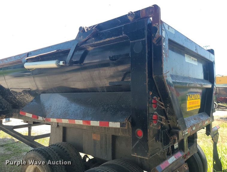 image for item MO9901 2016 CTS end dump trailer