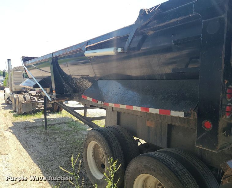image for item MO9901 2016 CTS end dump trailer