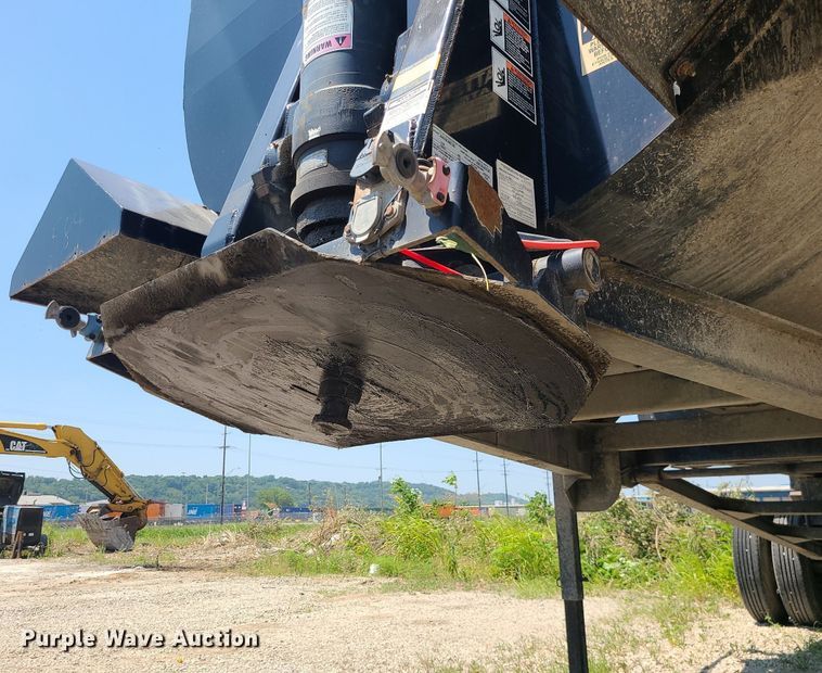 image for item MO9901 2016 CTS end dump trailer