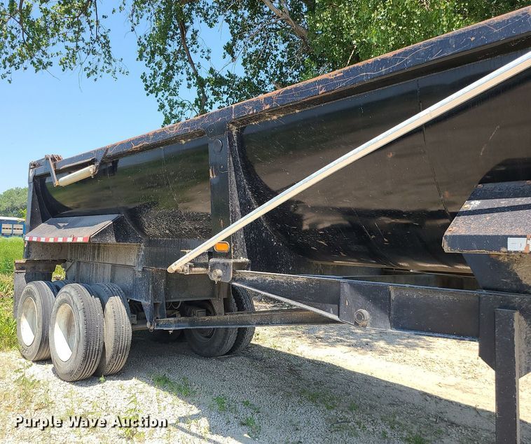 image for item MO9901 2016 CTS end dump trailer