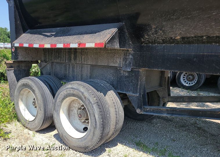 image for item MO9901 2016 CTS end dump trailer