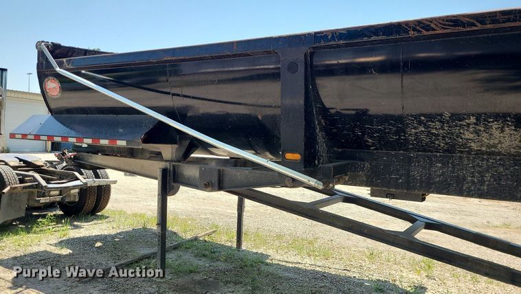 image for item MO9901 2016 CTS end dump trailer