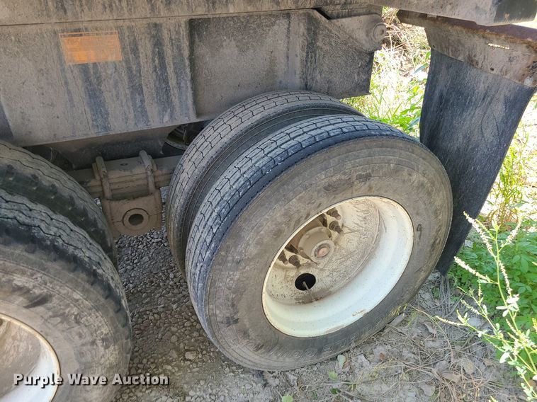 image for item MO9901 2016 CTS end dump trailer