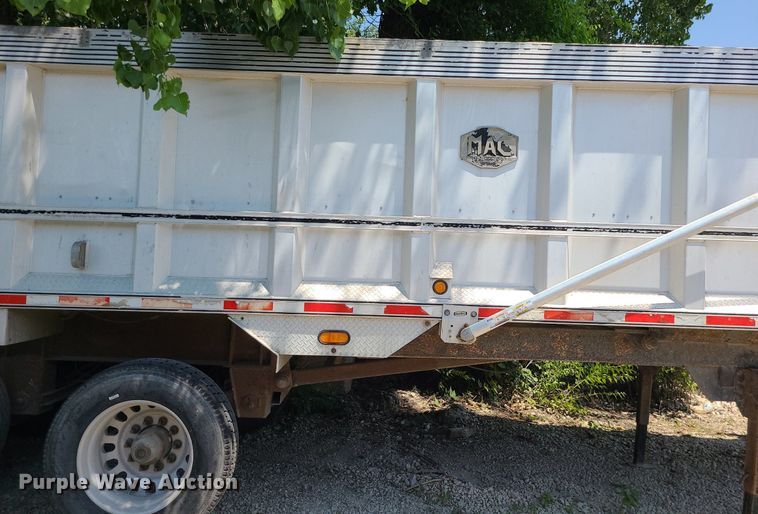 image for item MO9902 2001 MAC  end dump trailer