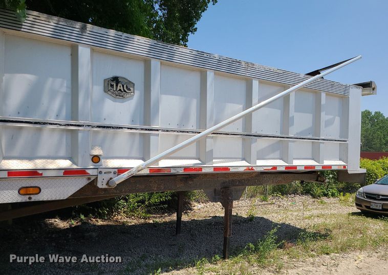 image for item MO9902 2001 MAC  end dump trailer