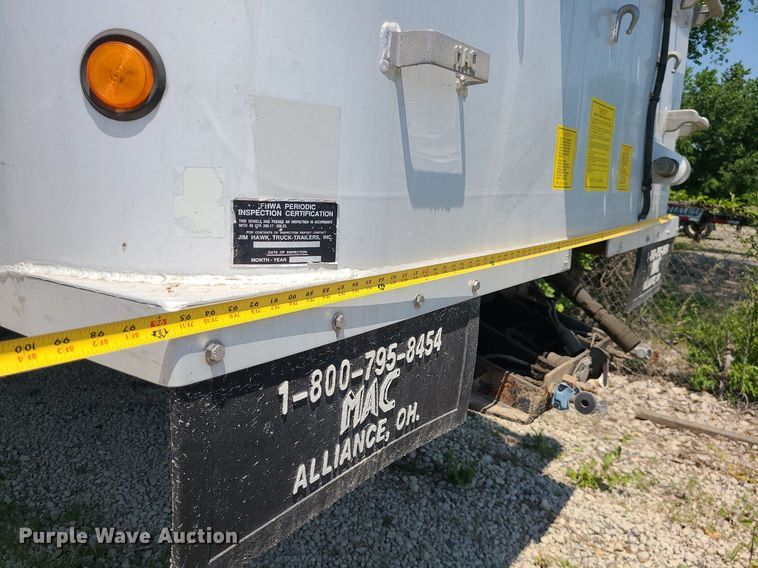 image for item MO9902 2001 MAC  end dump trailer