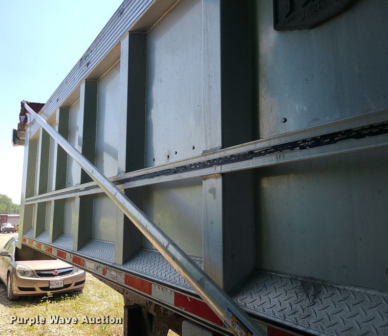 image for item MO9902 2001 MAC  end dump trailer