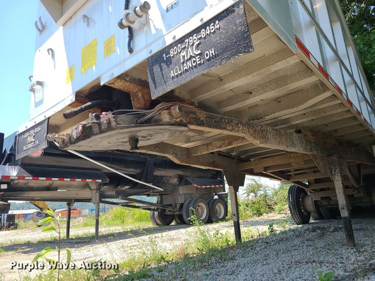 image for item MO9902 2001 MAC  end dump trailer