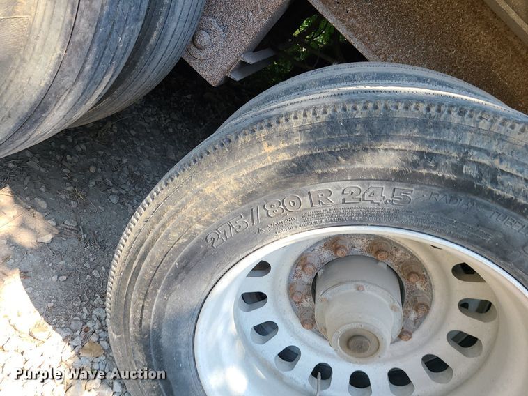 image for item MO9902 2001 MAC  end dump trailer