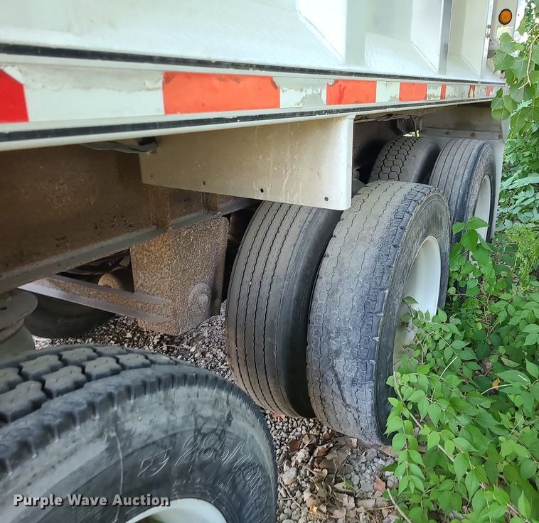 image for item MO9902 2001 MAC  end dump trailer