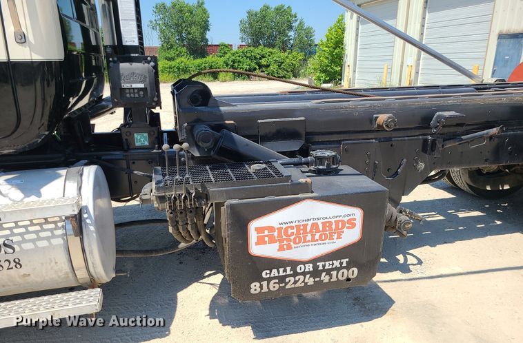 image for item MO9918 1988 Mack Superliner RW700  roll-off container truck