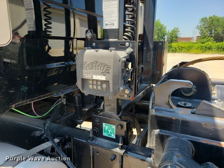 image for item MO9918 1988 Mack Superliner RW700  roll-off container truck