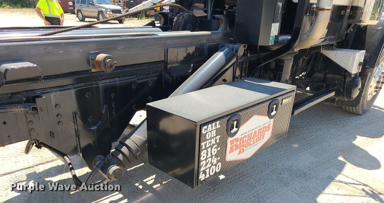 image for item MO9918 1988 Mack Superliner RW700  roll-off container truck