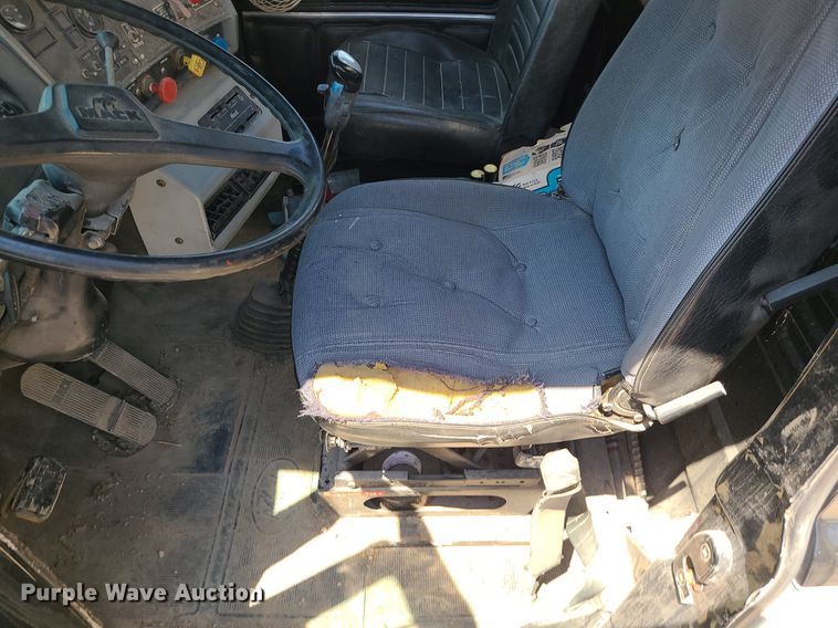 image for item MO9918 1988 Mack Superliner RW700  roll-off container truck