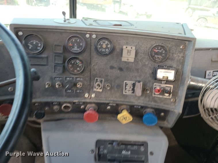 image for item MO9918 1988 Mack Superliner RW700  roll-off container truck