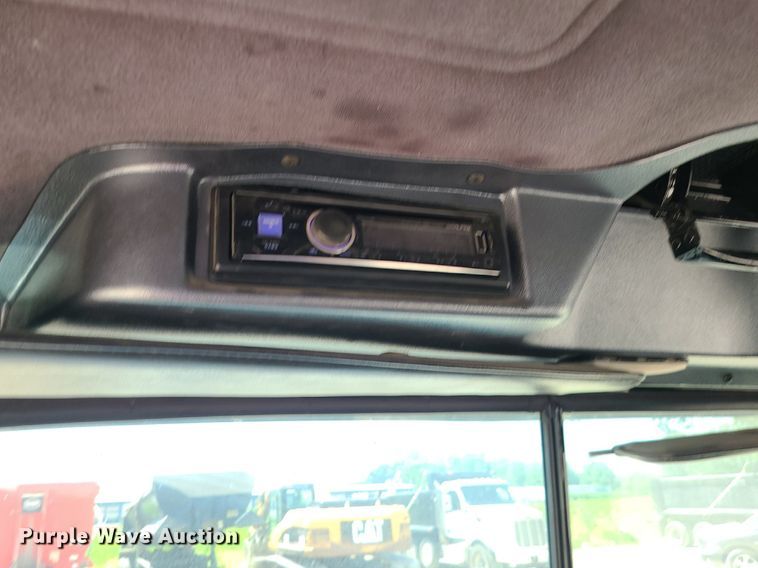 image for item MO9918 1988 Mack Superliner RW700  roll-off container truck