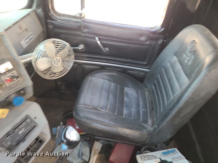 image for item MO9918 1988 Mack Superliner RW700  roll-off container truck