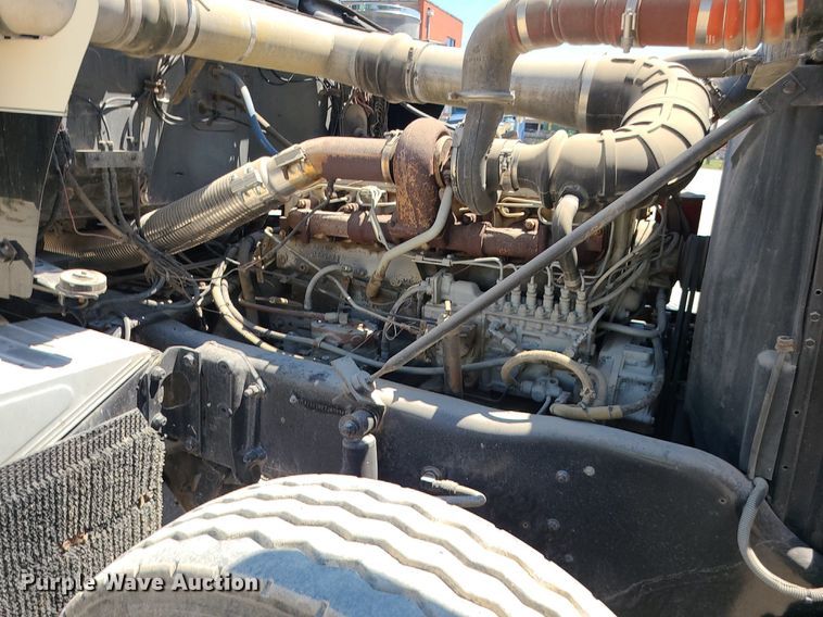 image for item MO9918 1988 Mack Superliner RW700  roll-off container truck