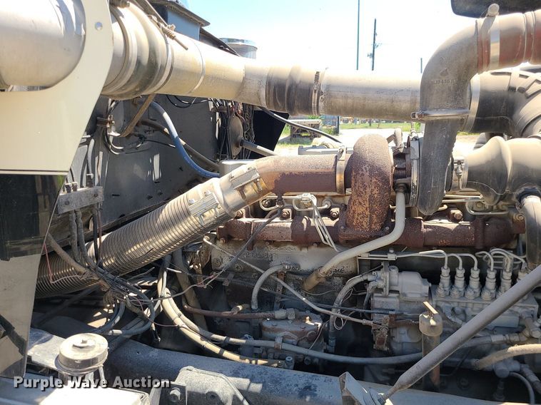 image for item MO9918 1988 Mack Superliner RW700  roll-off container truck