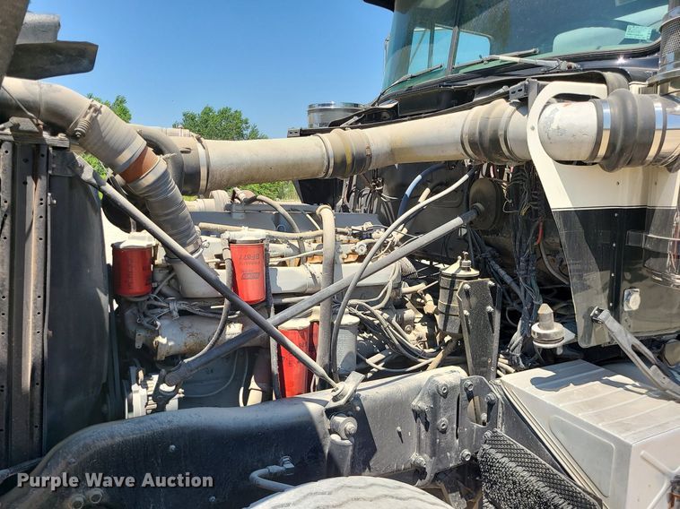 image for item MO9918 1988 Mack Superliner RW700  roll-off container truck