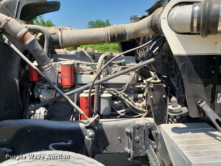 image for item MO9918 1988 Mack Superliner RW700  roll-off container truck