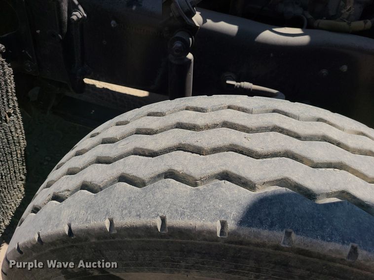 image for item MO9918 1988 Mack Superliner RW700  roll-off container truck