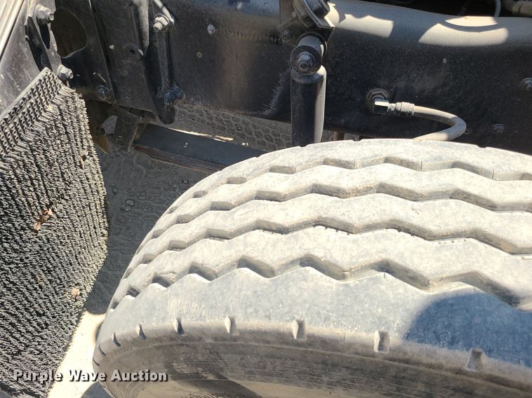 image for item MO9918 1988 Mack Superliner RW700  roll-off container truck