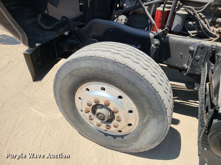 image for item MO9918 1988 Mack Superliner RW700  roll-off container truck