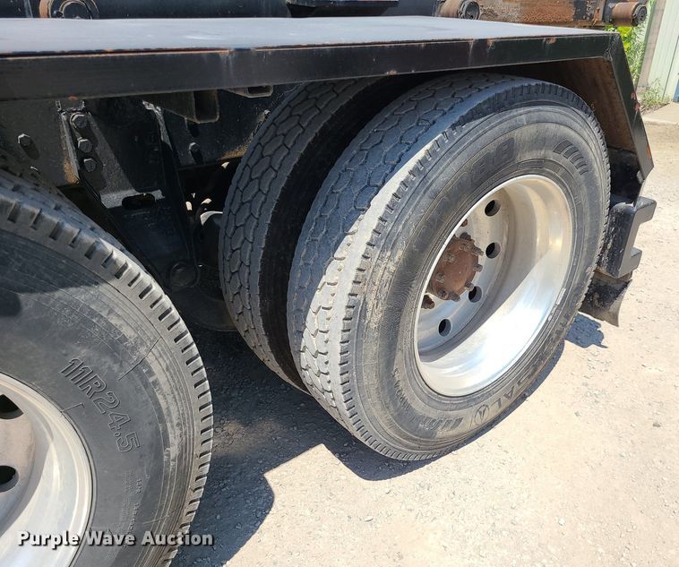 image for item MO9918 1988 Mack Superliner RW700  roll-off container truck