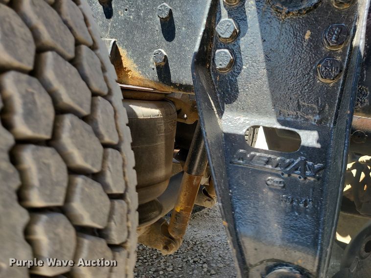 image for item MO9918 1988 Mack Superliner RW700  roll-off container truck