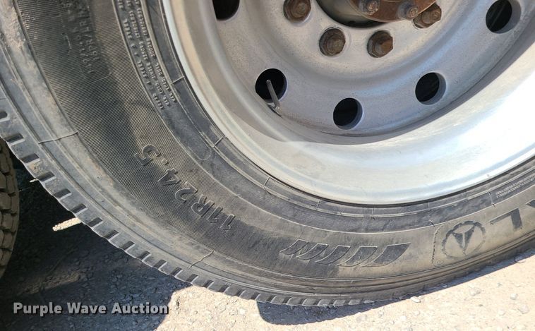 image for item MO9918 1988 Mack Superliner RW700  roll-off container truck