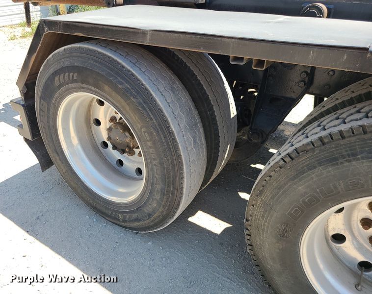 image for item MO9918 1988 Mack Superliner RW700  roll-off container truck