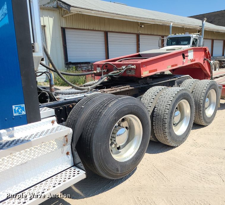 image for item MO9919 2007 Kenworth T800  semi truck