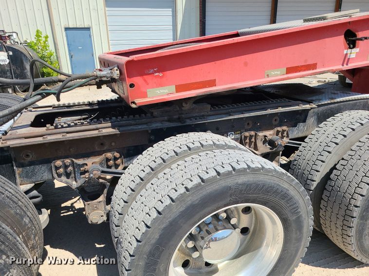 image for item MO9919 2007 Kenworth T800  semi truck