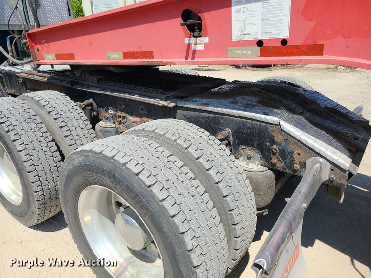 image for item MO9919 2007 Kenworth T800  semi truck