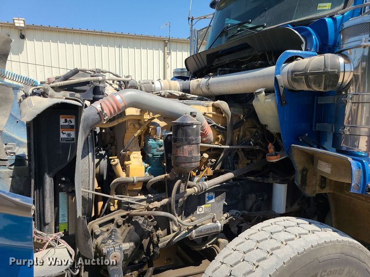 image for item MO9919 2007 Kenworth T800  semi truck