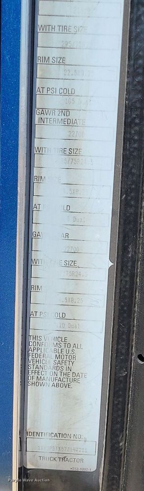 image for item MO9919 2007 Kenworth T800  semi truck