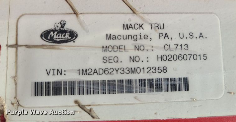 image for item MO9922 2003 Mack CL713  semi truck