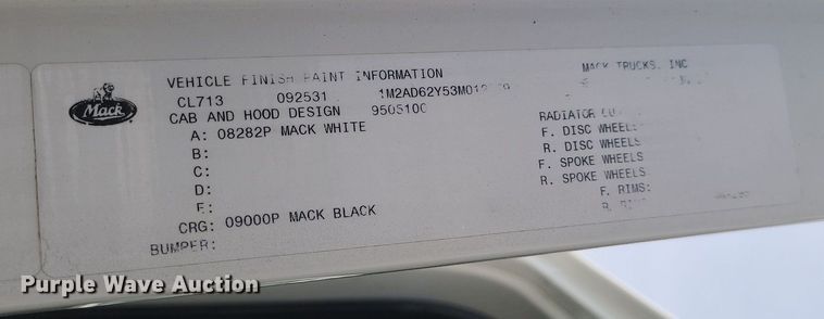 image for item MO9923 2003 Mack CL713  semi truck