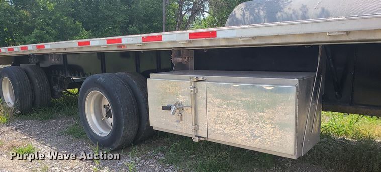 image for item MO9927 2019 Transcraft 554C  flatbed trailer
