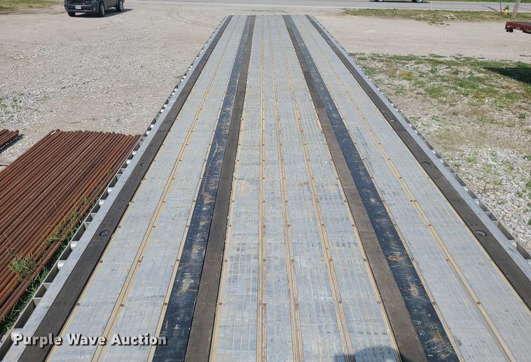 image for item MO9927 2019 Transcraft 554C  flatbed trailer