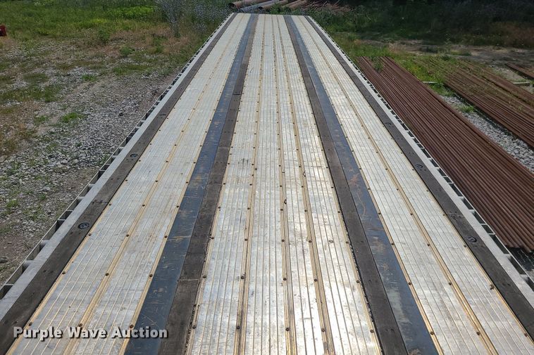 image for item MO9927 2019 Transcraft 554C  flatbed trailer