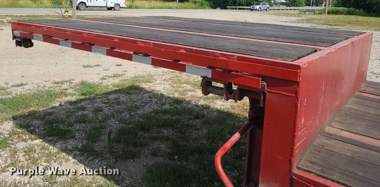 image for item MO9931 1990 Fontaine DFT-4-8048A  drop deck trailer