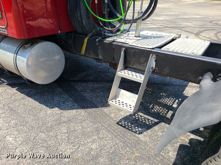 image for item MO9961 2013 Kenworth T660  semi truck