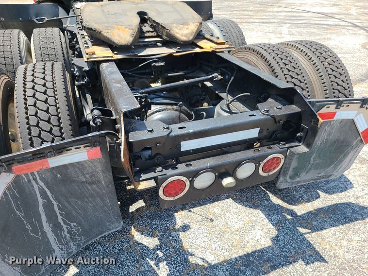 image for item MO9961 2013 Kenworth T660  semi truck