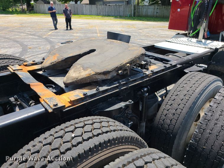 image for item MO9961 2013 Kenworth T660  semi truck